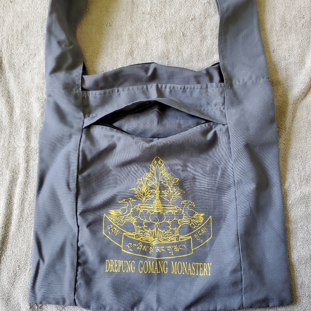 FINAL MARKDOWN- Cross body bag - Picture 4 of 9